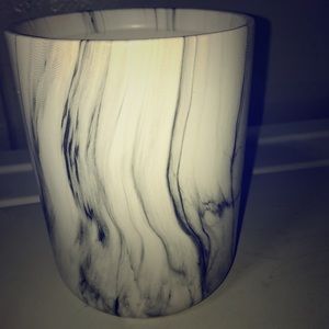 Black & White Ceramic pot